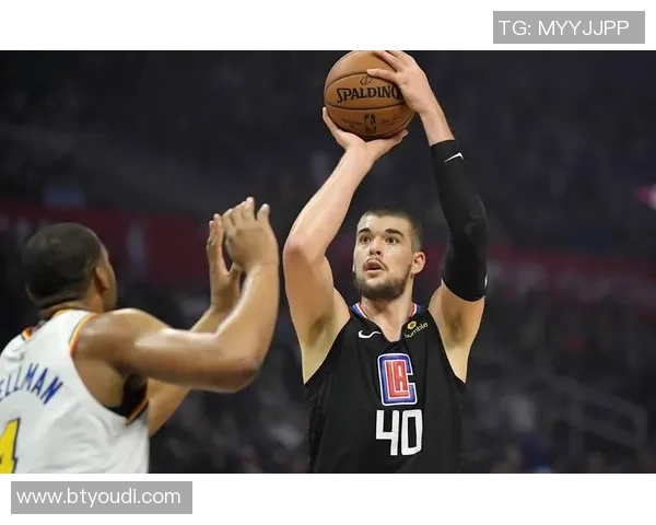 快船惨败太阳！祖巴茨暴走空砍，3配角稳健，5老将引发球队崩盘！