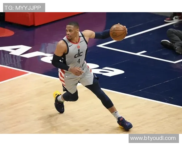 威斯布鲁克穿黑人月战靴亮相，贡献13分5篮板4助攻